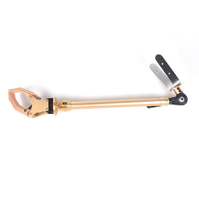 Протез верхней конечности с тремя пальцами, косметический протез с соединителем.