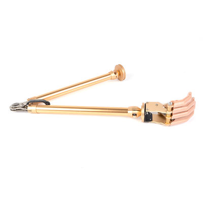 Протез верхней конечности с тремя пальцами, косметический протез с соединителем.